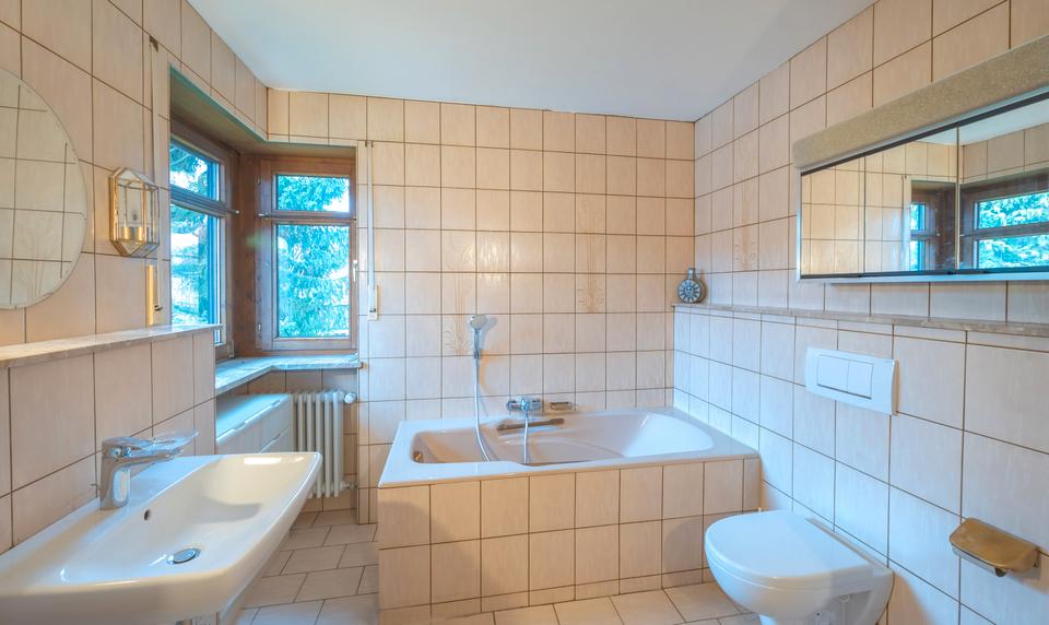 Lichtdurchflutetes Einfamilienhaus mit Süd-Ostterrasse und schönem Garten 6 zimmer