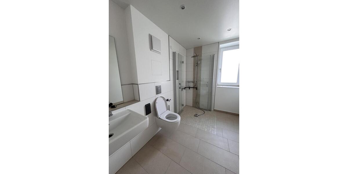 Erdgeschoßwohnung Deggendorf - 2 Zimmer, 64 m&sup2;, 890&euro; | Angebot:25856311