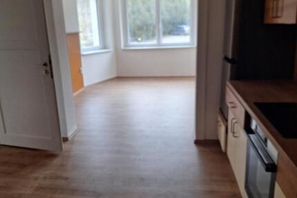 Wohnung Pößneck - 4 Zimmer, 75 m&sup2;, 690&euro; | Angebot:27633651