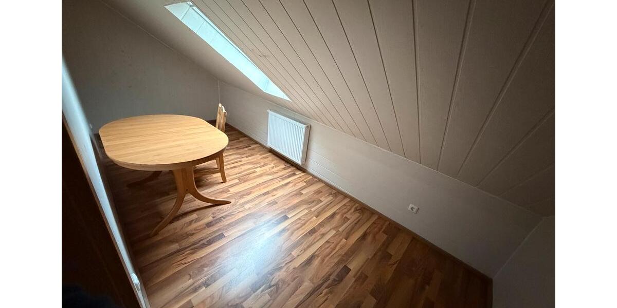 Dachgeschoßwohnung Elsenfeld - 3 Zimmer, 88 m&sup2;, 800&euro; | Angebot:26537116