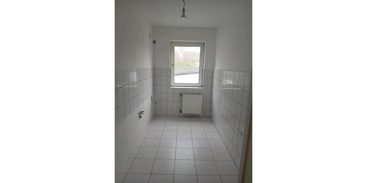 Etagenwohnung Gelsenkirchen Gelsenkirchen-Mitte - 1 Zimmer, 81 m&sup2;, 550&euro; | Angebot:25974930