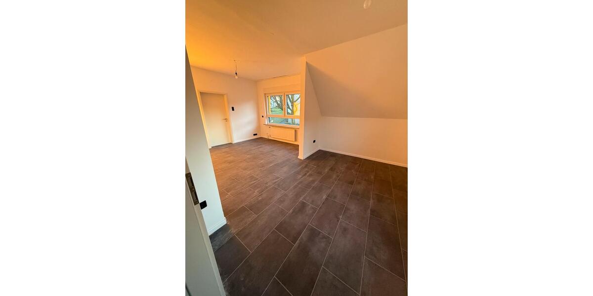 Dachgeschoßwohnung Herford Falkendiek - 4 Zimmer, 110 m&sup2;, 1.100&euro; | Angebot:25238959