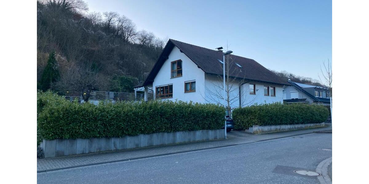 Erdgeschoßwohnung Bad Neuenahr-Ahrweiler Ahrweiler - 3 Zimmer, 90 m&sup2;, 990&euro; | Angebot:25274339