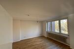 ACHTUNG: Tolle RENOVIERTE 4 Zimmer Wohnung mit Balkon!!