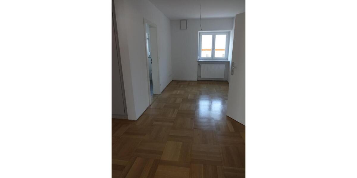Etagenwohnung Lappersdorf - 3.5 Zimmer, 154 m&sup2;, 1.300&euro; | Angebot:26586934