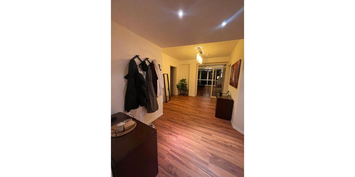 Wohnen auf Zeit Oldenburg Dobbenviertel - 14 Zimmer, 100 m&sup2;, 375&euro; | Angebot:25424842