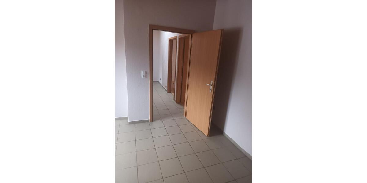 Etagenwohnung Weinheim - 2 Zimmer, 67 m&sup2;, 770&euro; | Angebot:25887940