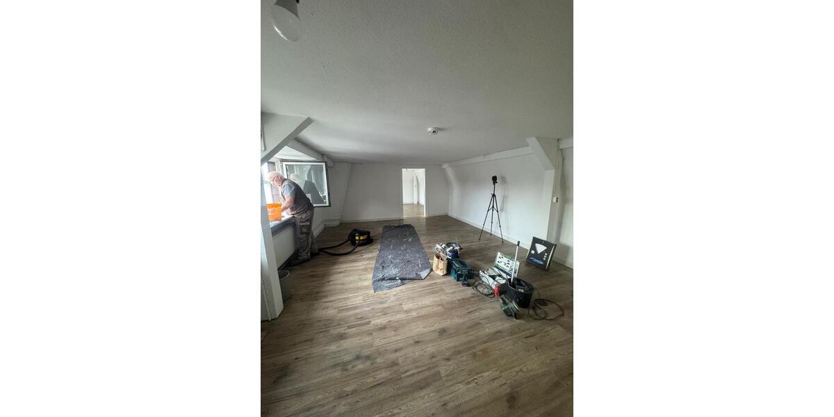 Dachgeschoßwohnung Gießen - 5 Zimmer, 159 m&sup2;, 1.950&euro; | Angebot:24849714