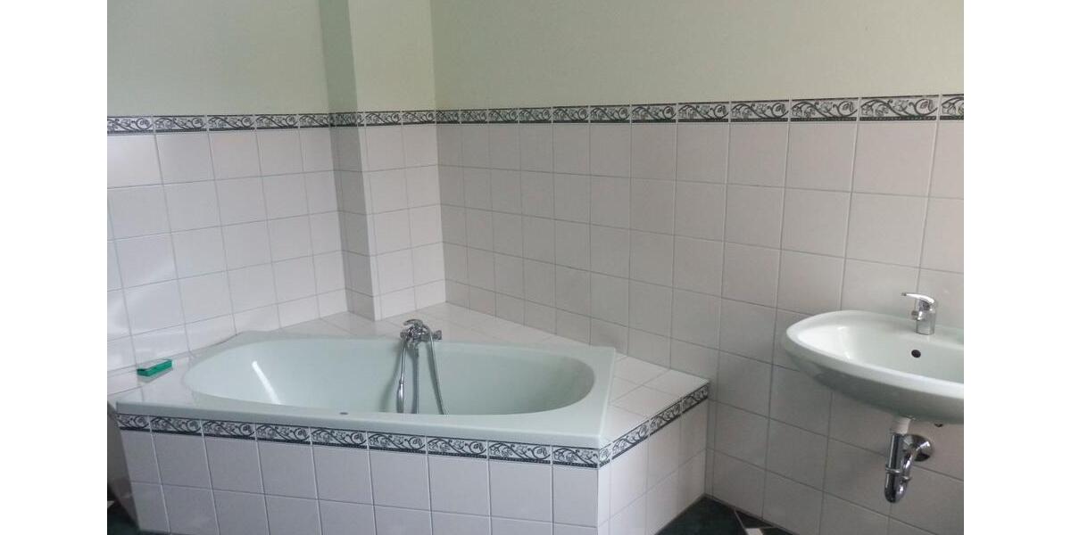 Erdgeschoßwohnung Limbach-Oberfrohna Oberfrohna - 4 Zimmer, 101 m&sup2;, 495&euro; | Angebot:26394895