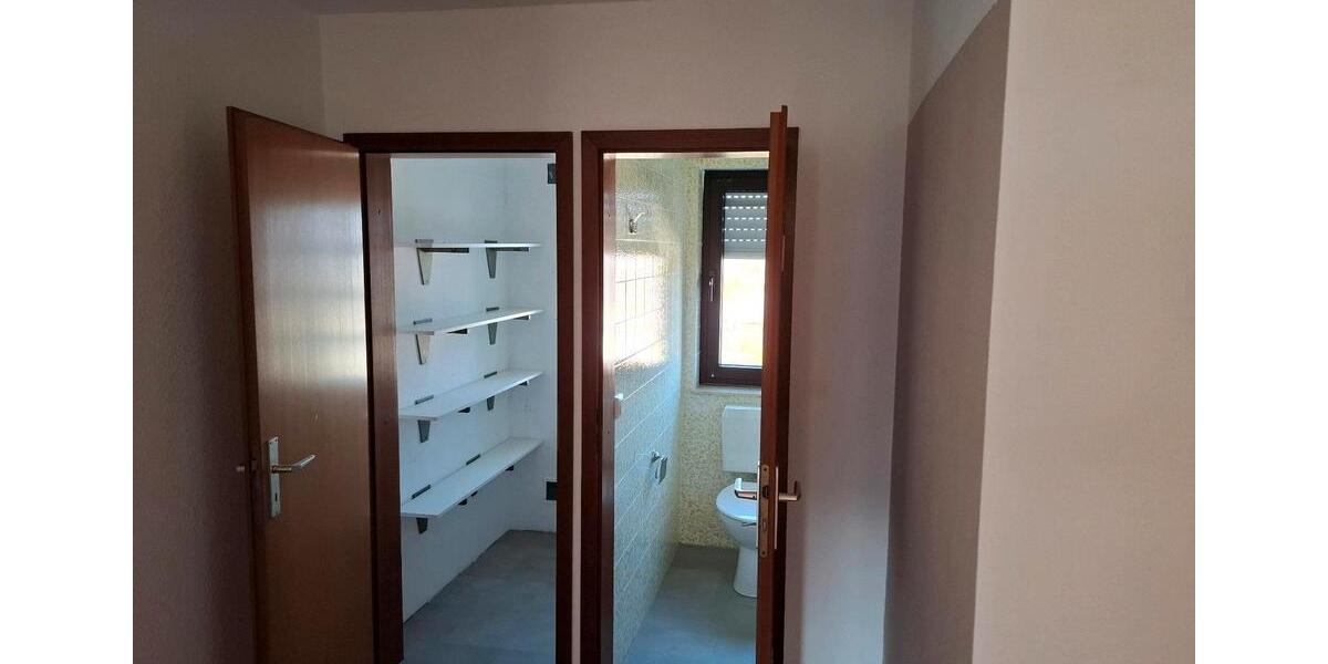 Etagenwohnung Lollar - 4 Zimmer, 110 m&sup2;, 1.000&euro; | Angebot:25804439