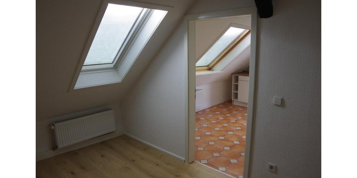 Dachgeschoßwohnung Rosdorf - 2 Zimmer, 42 m&sup2;, 699&euro; | Angebot:25655104