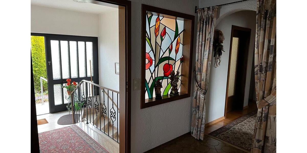 Hochparterre Monheim - 5 Zimmer, 130 m&sup2;, 1.250&euro; | Angebot:24654291