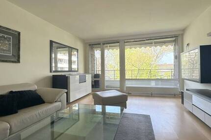 Möbliertes 2-Zimmer-Refugium zum Wohlfühlen mit Balkon in Düsseldorf-Lörick!
