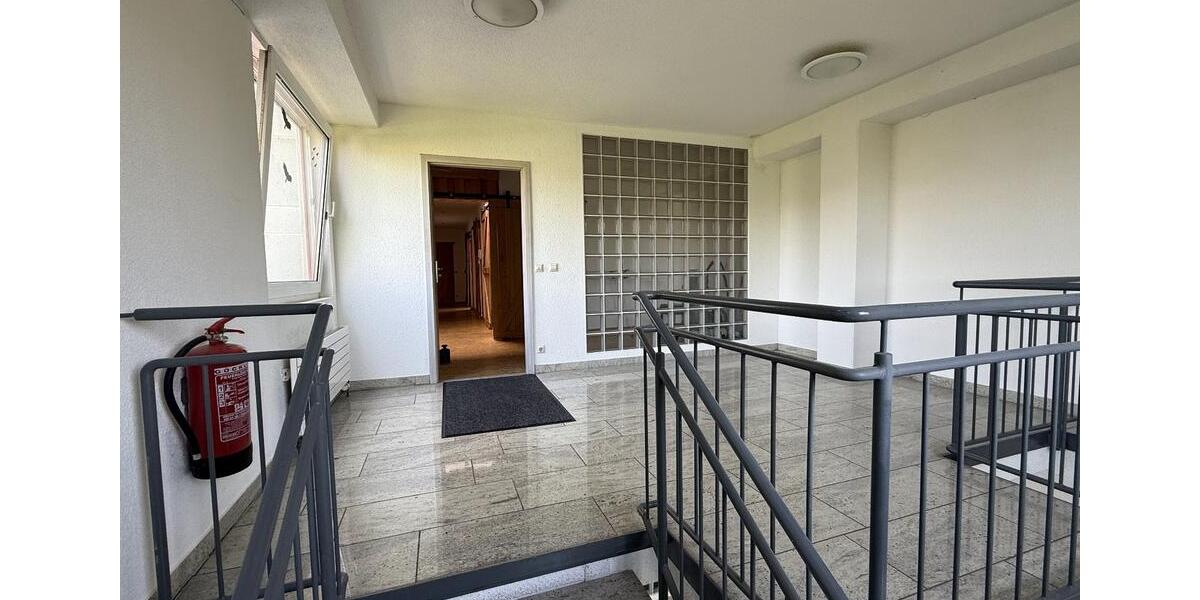 Dachgeschoßwohnung Hochdorf - 4.5 Zimmer, 135 m&sup2;, 900&euro; | Angebot:25789597