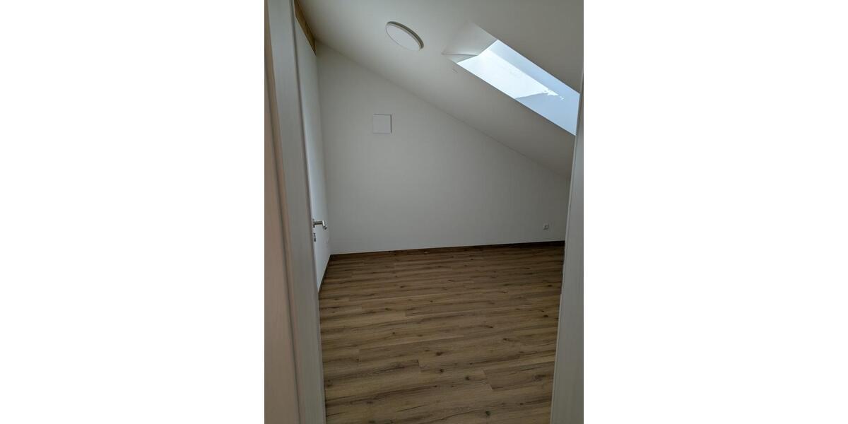 Dachgeschoßwohnung Marktoberdorf - 4 Zimmer, 86 m&sup2;, 1.290&euro; | Angebot:23683615