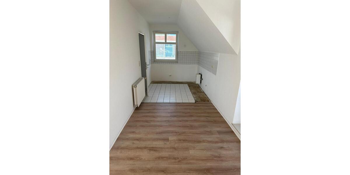 Dachgeschoßwohnung Zetel - 3 Zimmer, 80 m&sup2;, 640&euro; | Angebot:18820300