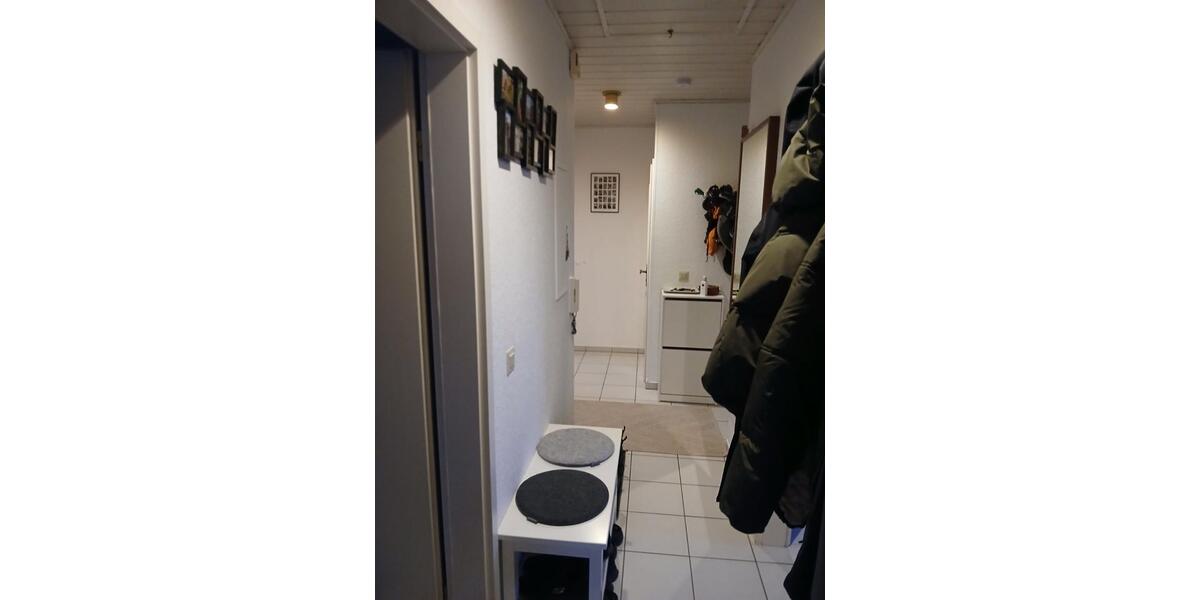 Dachgeschoßwohnung Butzbach - 5 Zimmer, 67 m&sup2;, 640&euro; | Angebot:25129107