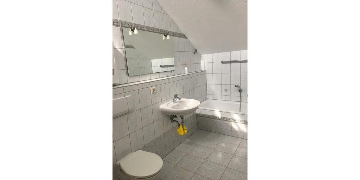 Dachgeschoßwohnung Plauen - 2 Zimmer, 62 m&sup2;, 480&euro; | Angebot:24937071