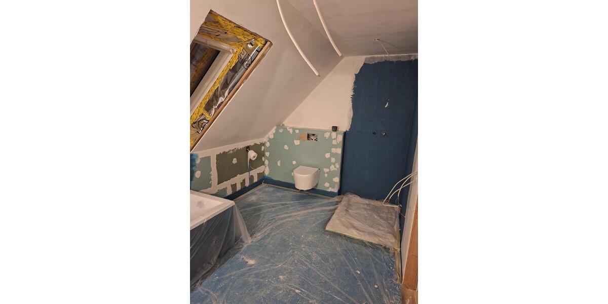 Dachgeschoßwohnung Barlt - 3 Zimmer, 80 m&sup2;, 1.150&euro; | Angebot:24764032