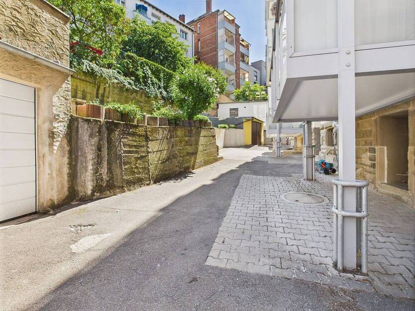 Zentrales Wohnen in Stuttgart-Ost: Charmante 4-Zimmer-Wohnung mit Stellplatz 4 zimmer