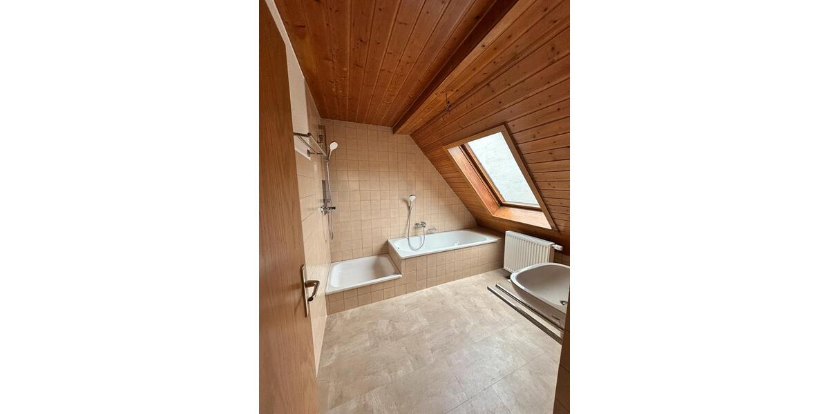 Dachgeschoßwohnung Tuttlingen - 2 Zimmer, 68 m&sup2;, 760&euro; | Angebot:26415274
