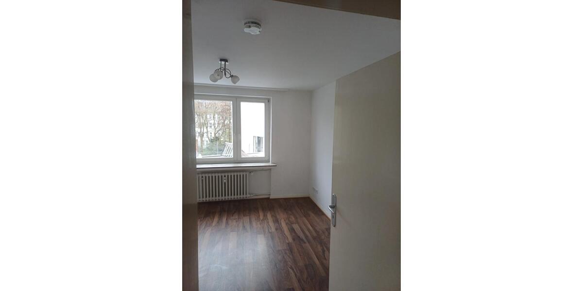 Etagenwohnung Kassel - 3 Zimmer, 81 m&sup2;, 800&euro; | Angebot:26265665