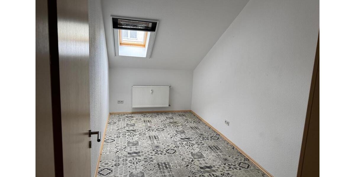Dachgeschoßwohnung Homburg - 4 Zimmer, 95 m&sup2;, 750&euro; | Angebot:26413157