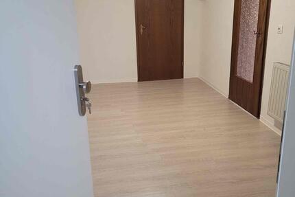 Helle, frisch renovierte 4 Raum-Wohnung 4 zimmer