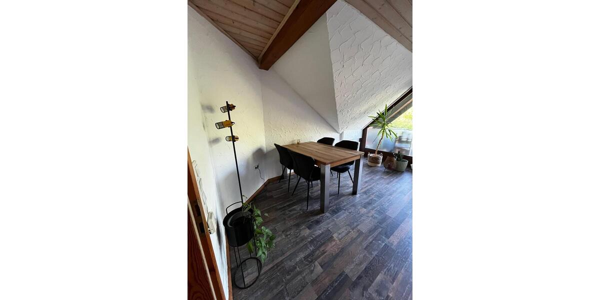 Dachgeschoßwohnung Diespeck - 4 Zimmer, 95 m&sup2;, 665&euro; | Angebot:26546291