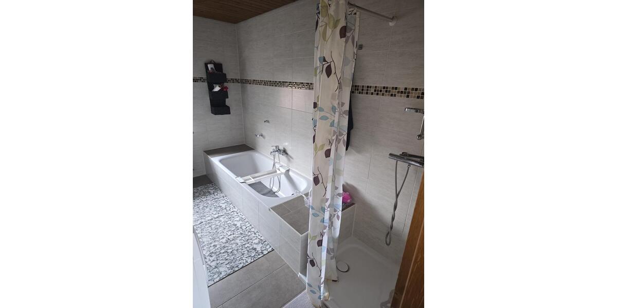 Erdgeschoßwohnung Regensburg Ganghofersiedlung - 4.5 Zimmer, 130 m&sup2;, 1.400&euro; | Angebot:25614804