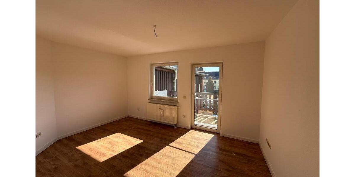 Etagenwohnung Greiz - 2 Zimmer, 60 m&sup2;, 318&euro; | Angebot:26070755