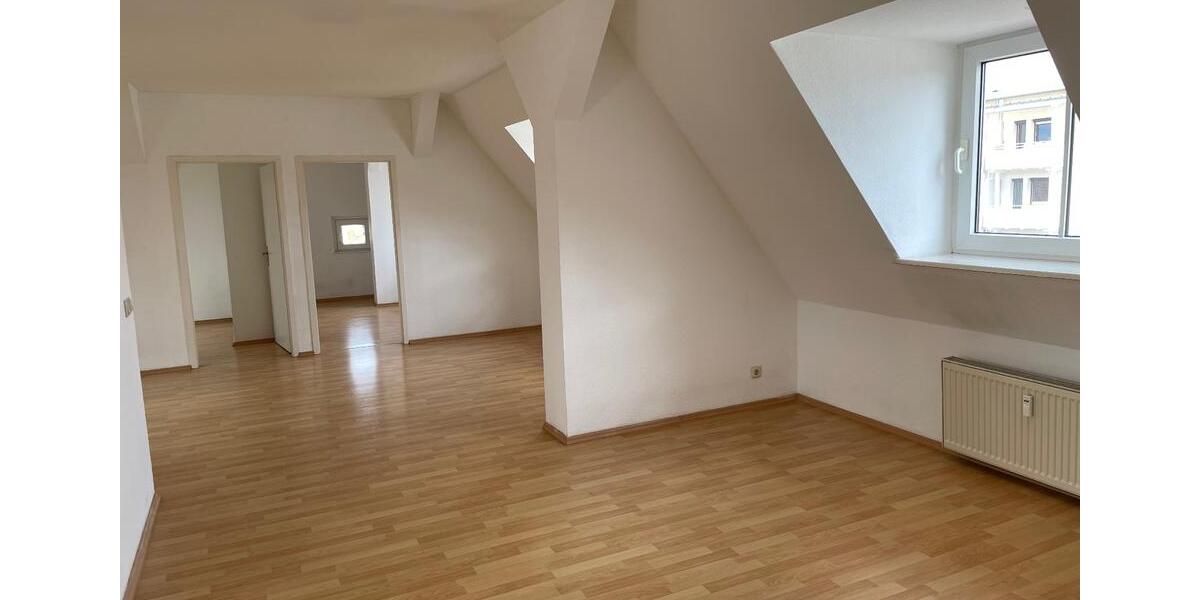 Dachgeschoßwohnung Demmin - 3 Zimmer, 72 m&sup2;, 495&euro; | Angebot:24017553