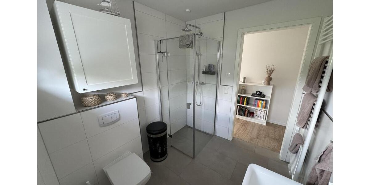 Erdgeschoßwohnung Rostock Hohe Düne - 3 Zimmer, 100 m&sup2;, 1.500&euro; | Angebot:25053839