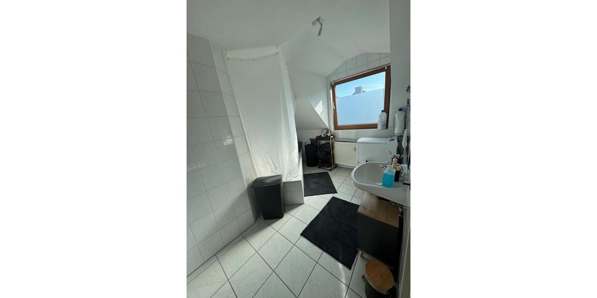 Dachgeschoßwohnung Armsheim - 1 Zimmer, 39 m&sup2;, 875&euro; | Angebot:25991993