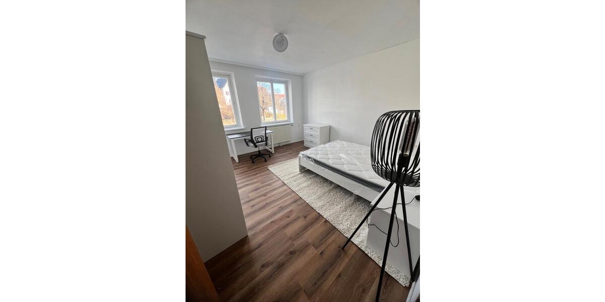 Erdgeschoßwohnung Albstadt - 1 Zimmer, 140 m&sup2;, 470&euro; | Angebot:26495041