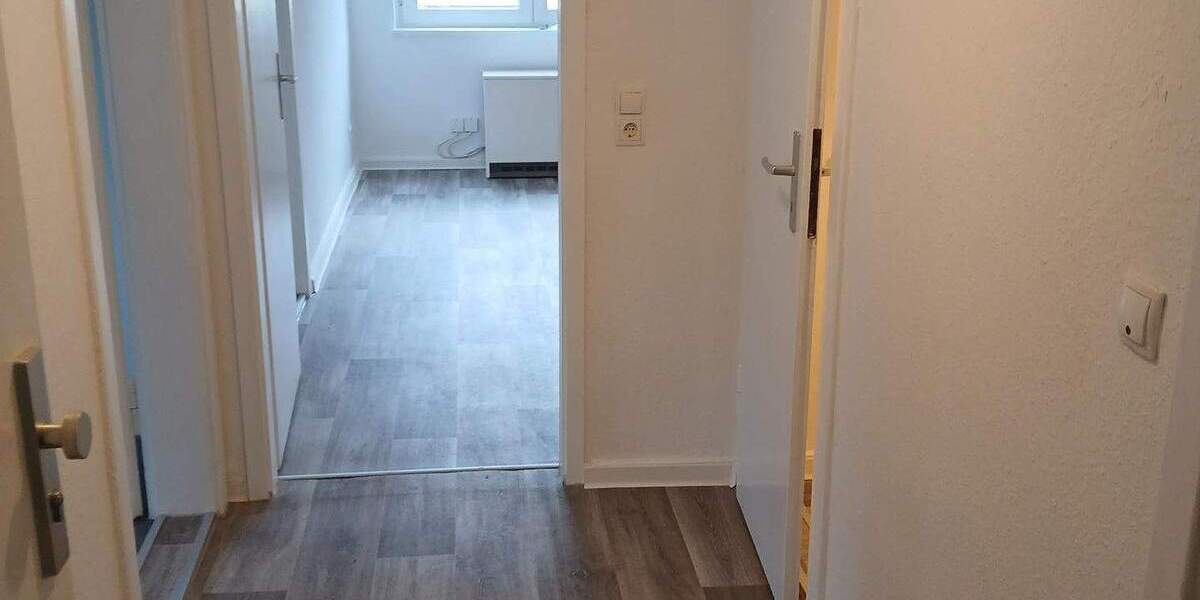 AB SOFORT: Gemütliche 3-Zimmer-Dachgeschosswohnung im Zentrum! 3 zimmer