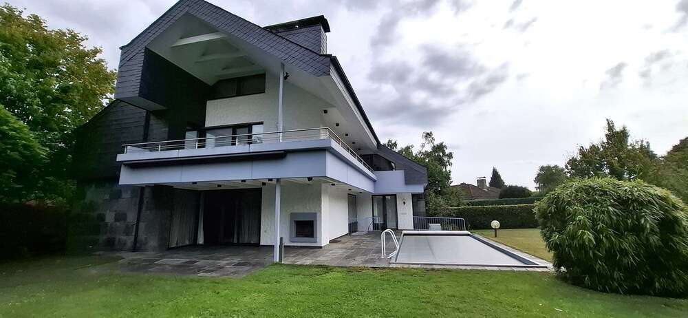 Haus zum Mieten in Wallenhorst 3.000 € 473 m²