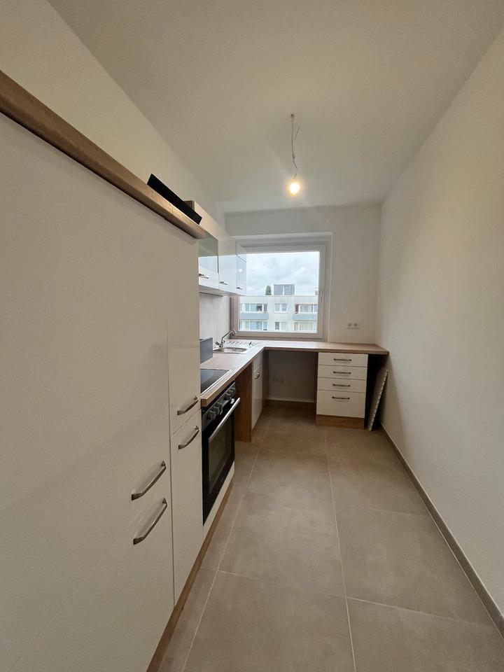 Modern und saniert mit Balkon wartet auf neuen Mieter zimmer