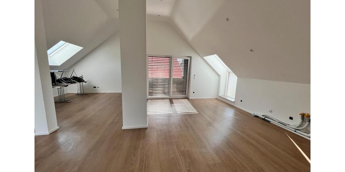 Dachgeschoßwohnung Lichtenwald - 3.5 Zimmer, 90 m&sup2;, 1.295&euro; | Angebot:24514651