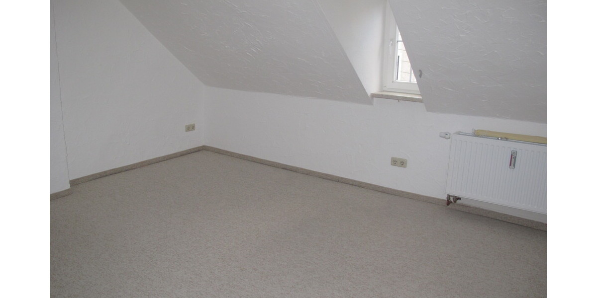 Drei-Zimmer-Dachwohnung in ruhiger Lage mit guter Fernsicht 3 zimmer