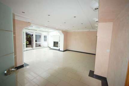 Haus Volkse Volkse - 6 Zimmer, 260 m&sup2;, 1.350&euro; | Angebot:26963943