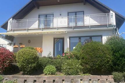 Haus Butzbach - 5 Zimmer, 141 m&sup2;, 1.790&euro; | Angebot:25099077