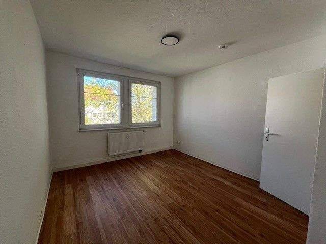 Etagenwohnung Zwickau Eckersbach - 2 Zimmer, 60 m&sup2;, 389&euro; | Angebot:26842152