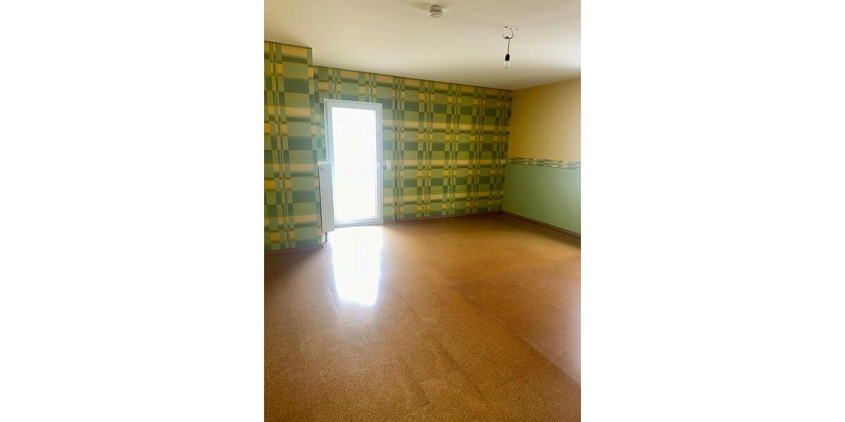 Erdgeschoßwohnung Werdohl - 4 Zimmer, 157 m&sup2;, 850&euro; | Angebot:24951274