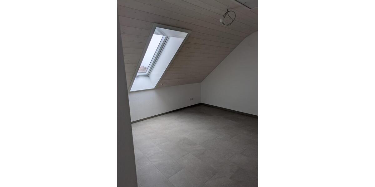 Dachgeschoßwohnung Kirchdorf an der Amper - 3 Zimmer, 90 m&sup2;, 1.200&euro; | Angebot:25310507