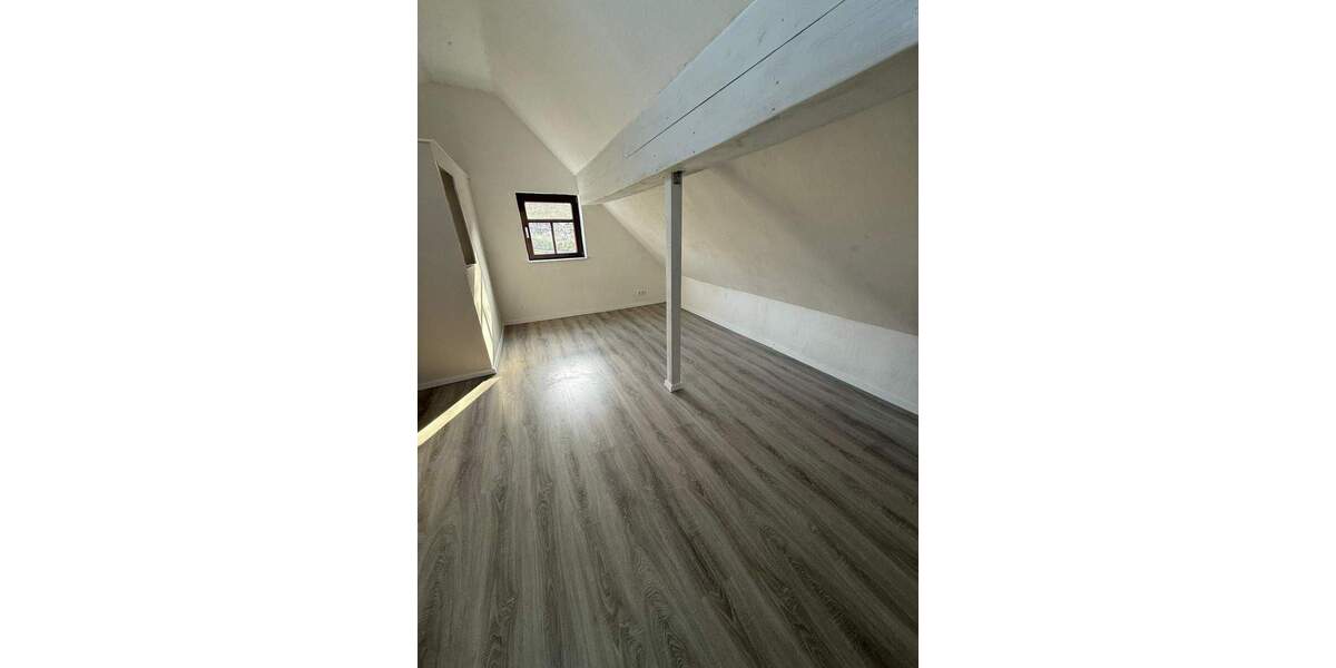 Mehrfamilienhaus, Wohnhaus Waltershausen - 4 Zimmer, 100 m&sup2;, 790&euro; | Angebot:25732008