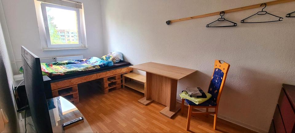 Wohnen auf Zeit Rostock Alt Bartelsdorf - 1 Zimmer, 12 m&sup2;, 285&euro; | Angebot:25967801