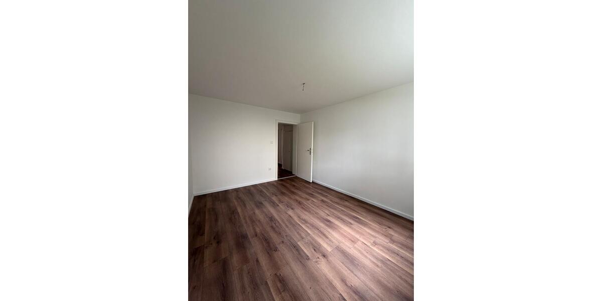 Erdgeschoßwohnung München Bogenhausen - 3 Zimmer, 72 m&sup2;, 1.870&euro; | Angebot:26699670
