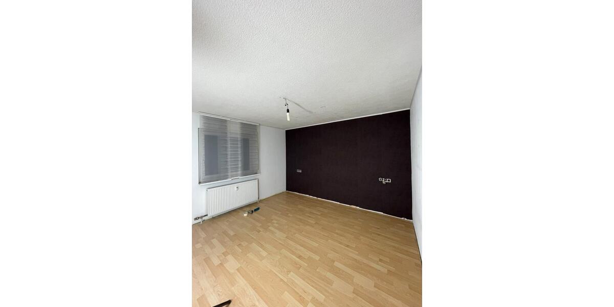 Erdgeschoßwohnung Sachsenheim - 3 Zimmer, 84 m&sup2;, 1.180&euro; | Angebot:24736943