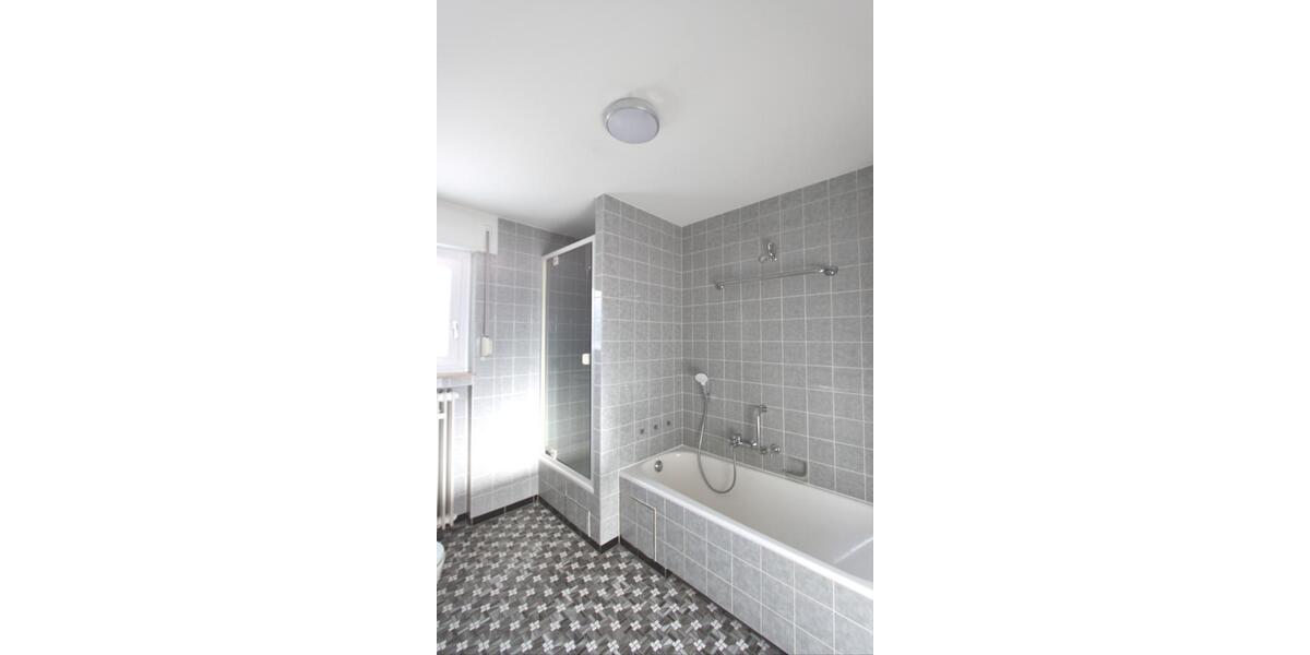 Doppelhaushälfte Heilbronn Kernstadt - 7 Zimmer, 220 m&sup2;, 2.350&euro; | Angebot:24295376
